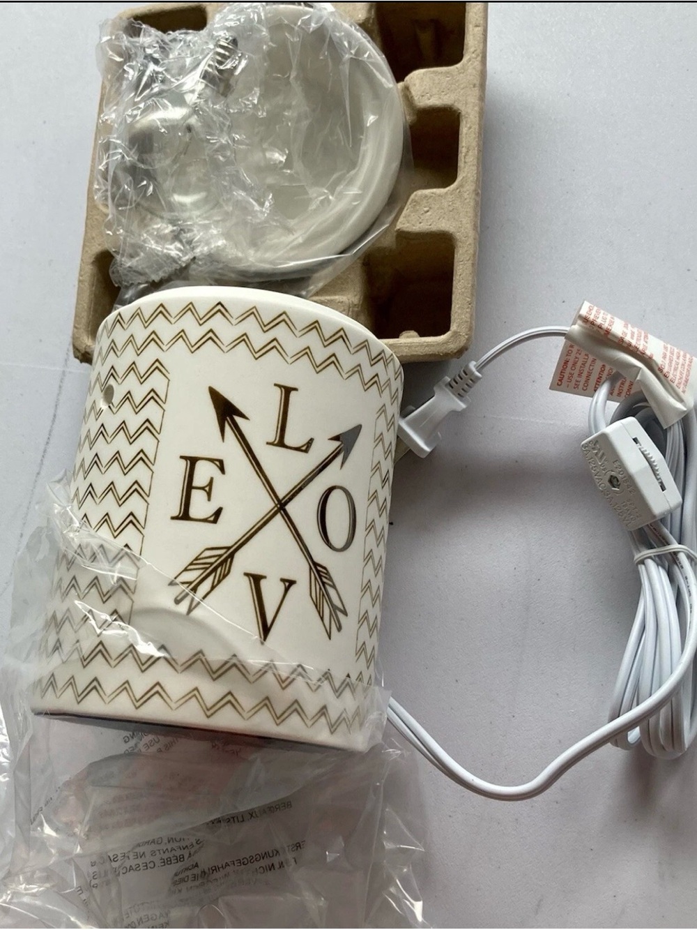 Gold Arrow 'LOVE' Ceramic Warmer